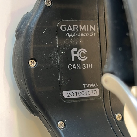 Garmin Approach S1 GPS Golf Watch EUC Black with Charger and Owner’s Manual - Picture 5 of 9